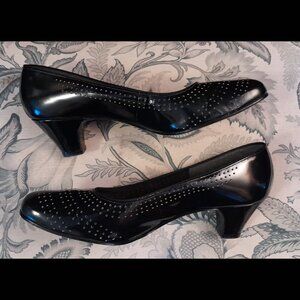 Vintage SELBY Patent Pumps. No size - about a 7